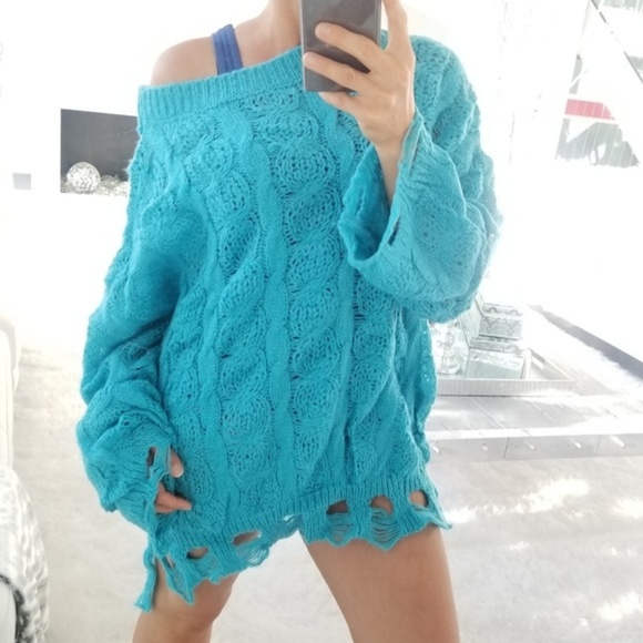 Must have sweater! - Picture 3 of 3